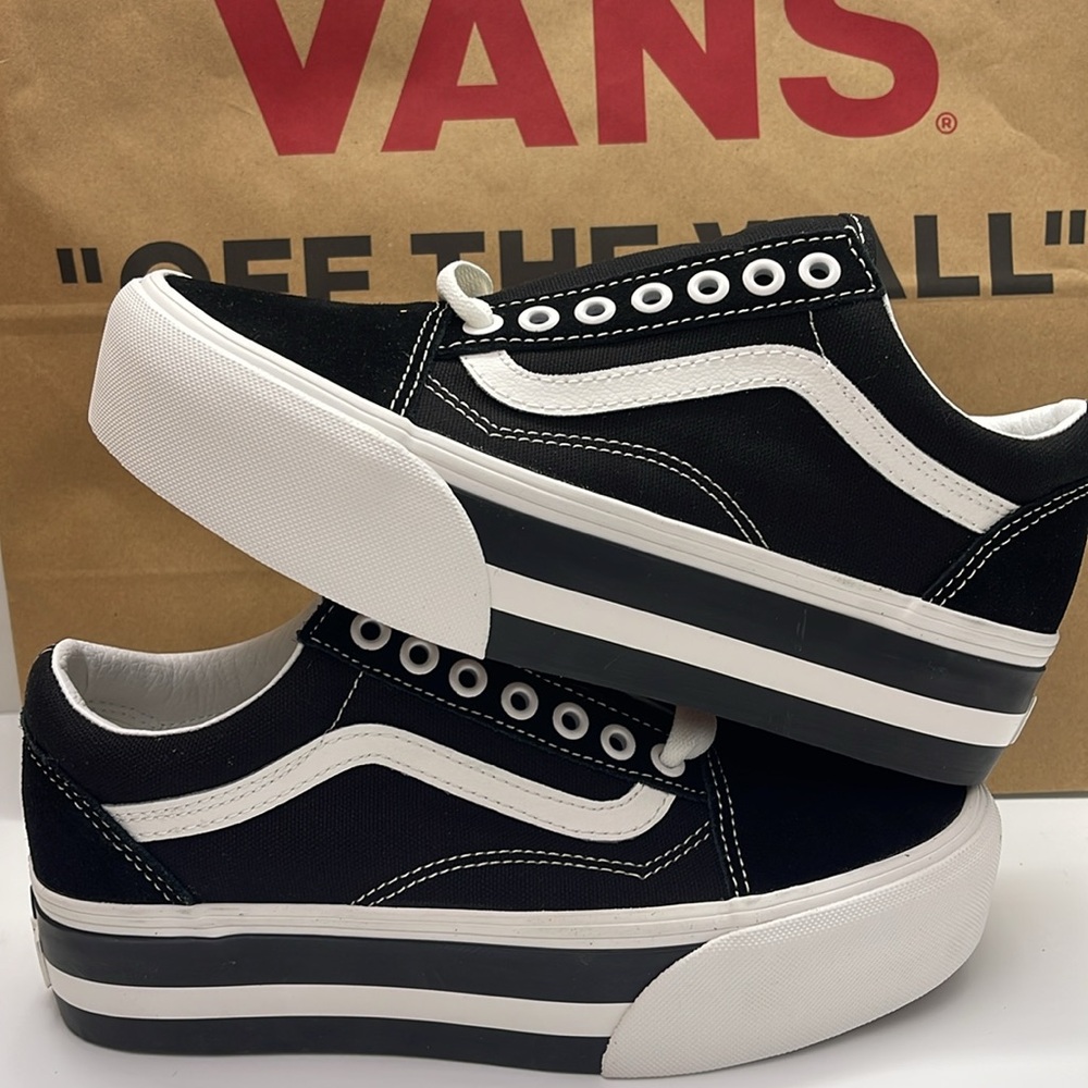 Vans Platform Sneakers Old Skool Stackform
Smarten Up Black/White
VN0009PZBZW - Picture 14 of 16
